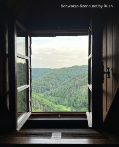 Ehrenburg, Blick aus dem Rittersaal
